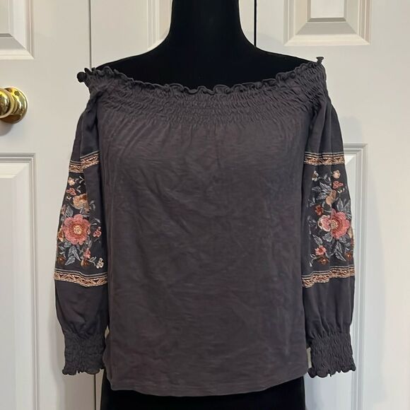 American Eagle Outfitters Grey Floral Embroidered Top Blouse Off Shoulder XS S - Picture 3 of 11